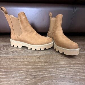 Chinese Laundry Piper Suede Boots Tan Size 7 Pull-On Booties Summer Fall Boho
